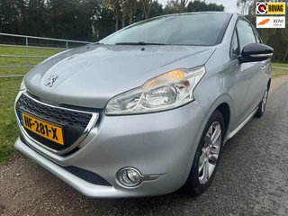 Peugeot 208 1.2 VTi Envy navigatie|climate control|cruise control|half leder
