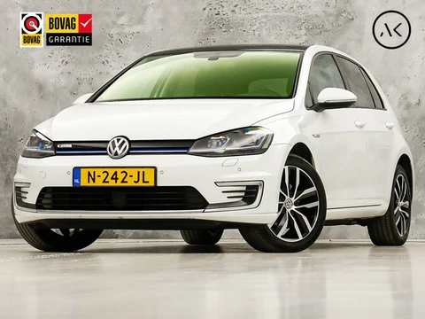 Volkswagen e-Golf e-Golf Sportline Deluxe Automaat (VIRTUAL COCKPIT, SOH 91,6%, APPLE CARPLAY, GROOT