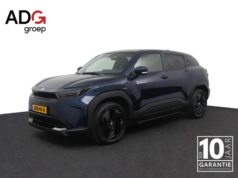 Toyota Urban Cruiser Dynamic 61 kWh | Stuur en stoelverwarming | Navigatie | Parkeersensoren | All s