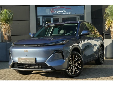 GEELY Starray EM-i 1.5 Max+ | PHEV | 262 PK | Panoramadak | 360° camera | Stoelverwarming & -ventila