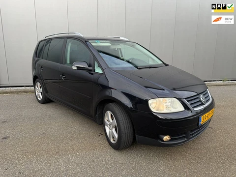 Volkswagen Touran 1.6-16V FSI Highline