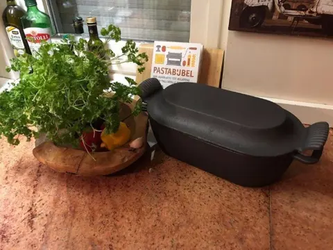 Braadpan gietijzer ,gietijzeren braadpan , braadpan , kado