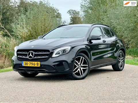 Mercedes-Benz GLA-klasse 180 Premium Plus Automaat Navi Camera clima Goed Onderhouden