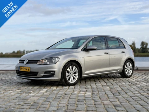 Volkswagen Golf 1.0 TSI Connected Series|Carplay|Camera|Cruise
