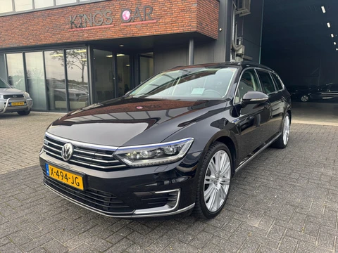 Volkswagen Passat Variant 1.4 TSI GTE PANO LEDER KEYLESS HEADUP 19 INCH TOP AUTO