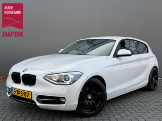 BMW 1-serie BWJ 2014 114i EDE 102 PK Sport Edition NIEUW BINNEN ! | SUPER OH | NAP | FULL LED | BLUE