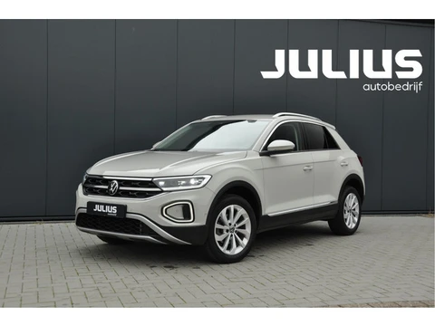 Volkswagen T-Roc 1.5 TSI Style Trekhaak Navi (bj 2022)