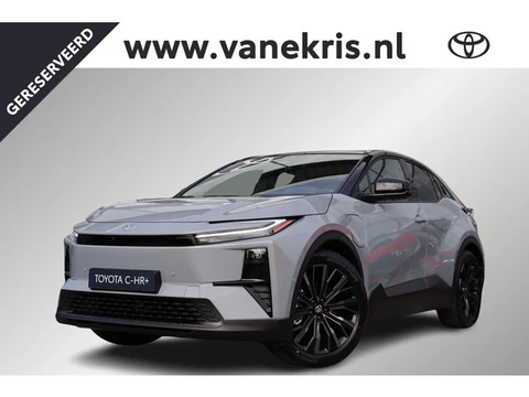 Toyota C-HR+ Executive AWD 77 kWh, € 3.000,- Inruil Voordeel ! Panoramadak, Apple carplay / Android 