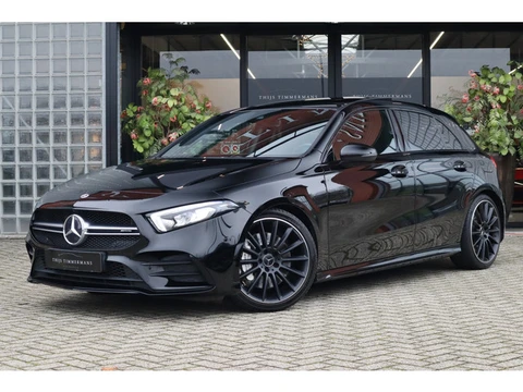 Mercedes-Benz A-Klasse 35 AMG 4MATIC | Night-pakket, Panoramadak, Stoelverwarming, Achteruitrijcamer
