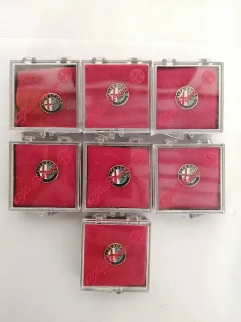 Decoratief object - Alfa Romeo Logo Pin Collection - Alfa