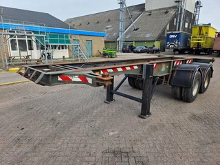 Pacton 2126C-2 - BPW Axles -  Drum Brakes - 2-assige containerchassis - Bladvering - Dubbele banden 