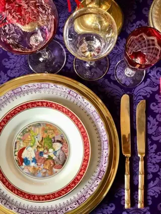 Brokaat tafelkleed, lavendelkleur. Grote tafels. 2.60 x