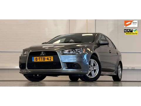 Mitsubishi Lancer Sportback 1.6 Limited Edition Nieuw staat Trekhaak Parkeerhulp