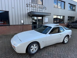 PORSCHE 944 Turbo