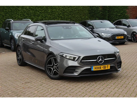 Mercedes-Benz A-Klasse 200 Premium Plus / Trekhaak / Panoramadak / Camera / Keyless / 18'' / Leder /