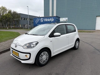 Volkswagen up! 1.0i high up! BlueMotion 5-Deurs 60 PK. Zuinige en zeer betrouwbare auto !!! Alle keu