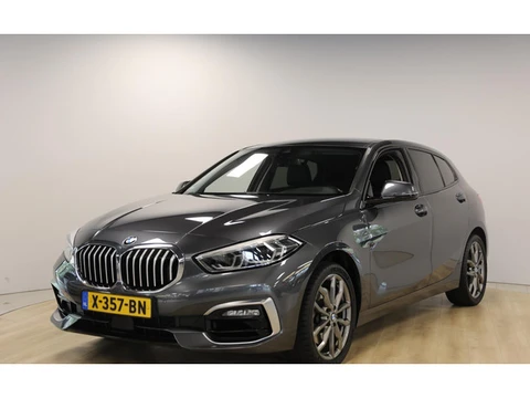 BMW 1-serie 120i High Executive | M-Sport stuur | M-Sport velgen | Digital cockpit