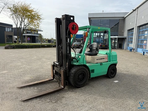 Mitsubishi FD35AT / 6 CILINDER DIESEL / 2148 HOURS / MAST HEIGHT:530 CM / 1996