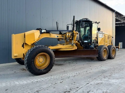 Cat 140M3 (bj 2015)