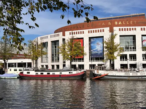 Woning aan de Amstel te Amsterdam