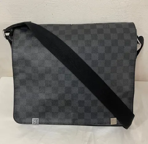 Louis Vuitton - district MM damier graphite no reserve