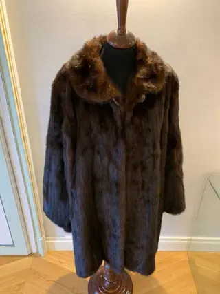 Artisan Furrier - Nerts Bontjas - Gemaakt in: Italië