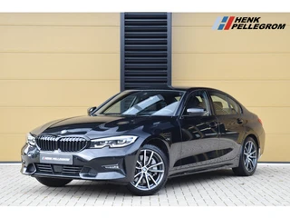 BMW 3-serie 330i Sportline * Sportstoelen * Head-up * Sfeerverlichting * Stoelverwarming * Leder *