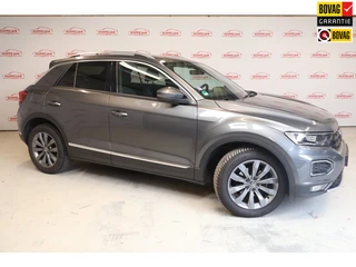 Volkswagen T-Roc 1.5 TSI Sport Business R|Stoelverwarming|Trekhaak|Parkeersensoren|