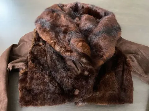 Artisan Furrier - Nerts, Suède Bontjas - Gemaakt in:
