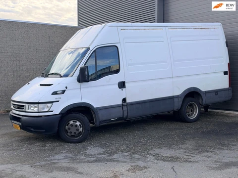 Iveco Daily 35S13V 330 L3H2
