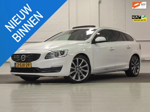 Volvo V60 2.4 D6 AWD Plug-In Hybrid Summum Trekhaak Leder Schuifdak 19" LM velgen Navigatie