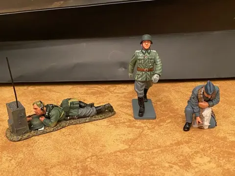 King &amp; Country - WW2 - RAF025 + WS236 + WH015 -