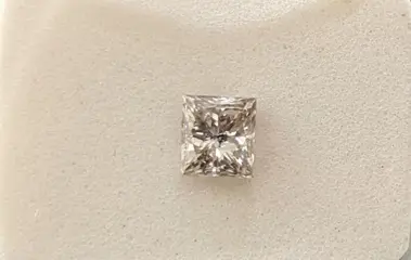 Diamant - 0.47 ct - Prinses - J, Faint Brown - P1, No