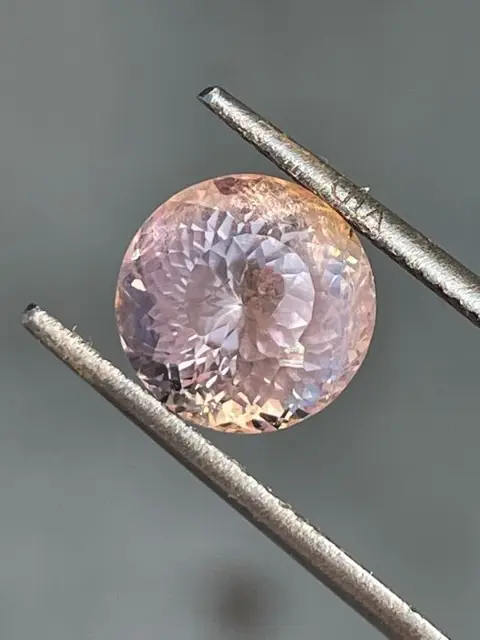 1 pcs Roze Saffier - 4.93 ct