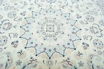 Nain - Zeer fijn tapijt met zijde &amp; signatuur