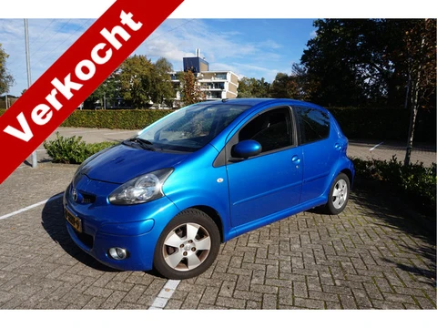 Toyota Aygo 1.0-12V Dynamic Blue (bj 2009, automaat)