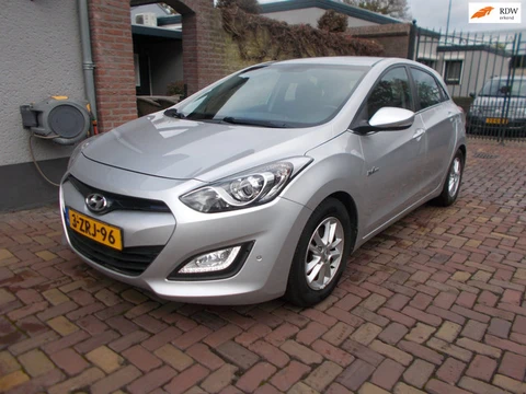 Hyundai I30 5drs 16 gdi bj 2015 apk 5-27 1.6 GDI i-Motion