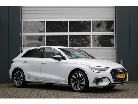 Audi A3 Sportback 35 TFSI edition one ACC/Camera/Virtual/Stoelverwarming/Lane.Assist/PDCv+a/MatrixLE