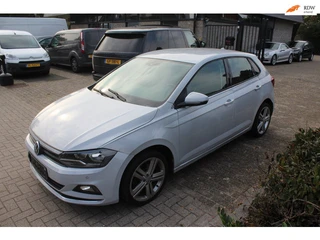 Volkswagen Polo VOOR INFO 0685644860 1.0 TSI Highline. De auto heeft schade gehad. En is niet mooi g