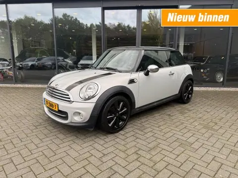 MINI COOPER 1.6 Cooper Chili,Vol Leer,Navi,Clima,Cruise,Stoelverw,Dealer OH,NAP,White-silver metallic
