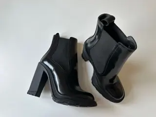 Alexander McQueen - Enkellaarzen - Maat: Schoenen / EU 38