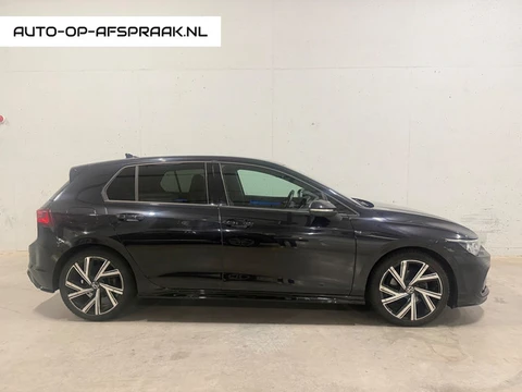 Volkswagen Golf 1.5 eTSI R-Line BTW 21% Automaat Navi Camera 5drs.
