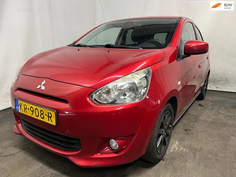 Mitsubishi Space Star 1.2 Life Schadeauto auto start en rijd rechts achter schade