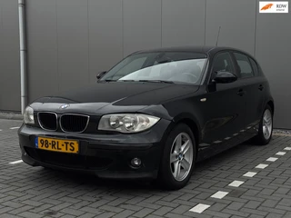 BMW 1-serie 118i High Executive | APK 14-08-2027 | Parkeersensoren | Sportstoelen | Airco | Elektris