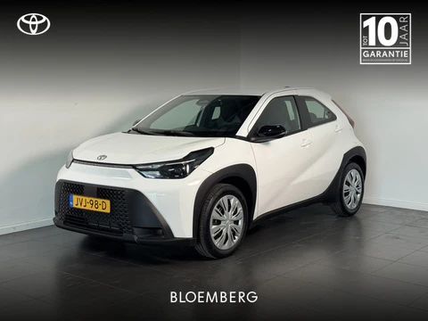 Toyota Aygo X Hybrid 115 play Apple Carplay-Android Auto | Achteruitrijcamera | zeer zuinig |