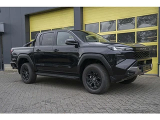 Toyota HiLux 2.8 D-4D Hybrid Invincible JBL Full Options
