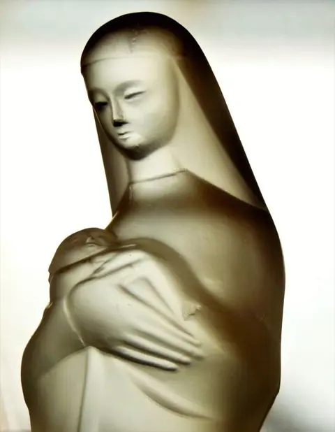 Stef Uiterwaal - Leerdam - Art Deco Madonna