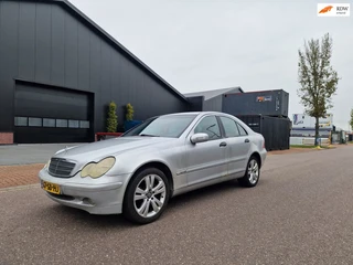 Mercedes-Benz C-klasse 200 K. Elegance CARPLAY AIRCO 3 X SLEUTELS