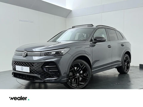 Volkswagen Tiguan 1.5 eHybrid R-Line Edition | 272 PK | SoH 100% | Trekhaak wegklapbaar | Adaptive C