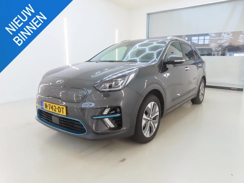 KIA E-NIRO EXECUTIVELINE 64 kWh (99% SOH) I AUTOMAAT I TREKHAAK I STOELVERWARMING I P-CAMERA I PREMI